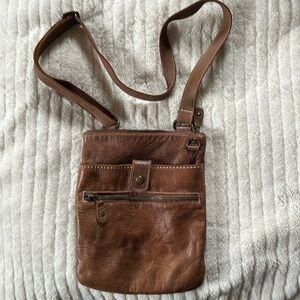 Roots camel leather crossbody